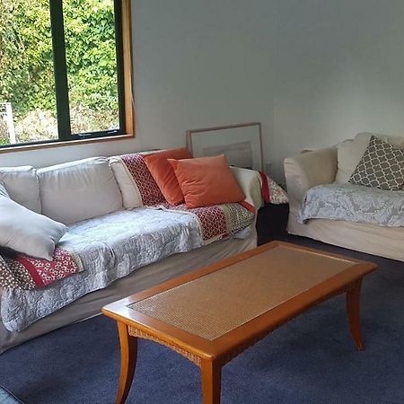 Tranquil Treehouse Villa Christchurch Buitenkant foto