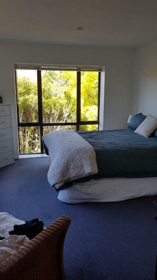 Tranquil Treehouse Villa Christchurch Buitenkant foto