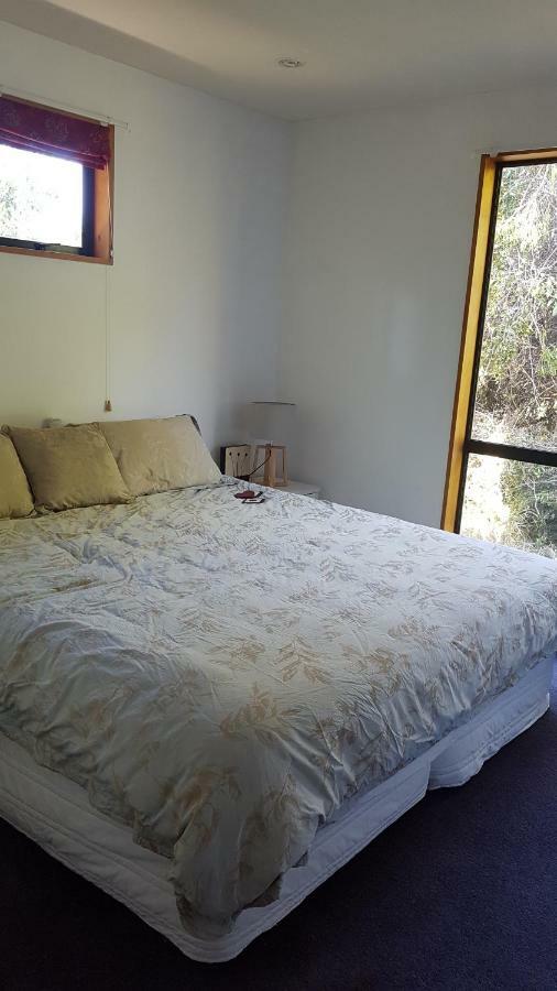 Tranquil Treehouse Villa Christchurch Buitenkant foto
